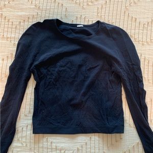 Navy blue cropped long sleeve workout top